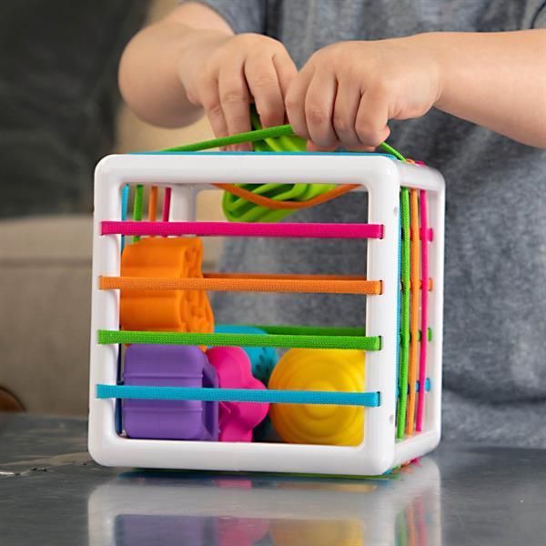 Сортер-куб зі стінками-шнурочками Fat Brain Toys InnyBin (F251ML) kidis_13669 фото