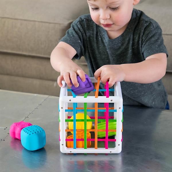 Сортер-куб зі стінками-шнурочками Fat Brain Toys InnyBin (F251ML) kidis_13669 фото