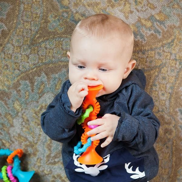 Прорізувач-брязкальце на присосках Fat Brain Toys pipSquigz Loops помаранчевий (F165ML) kidis_13634 фото