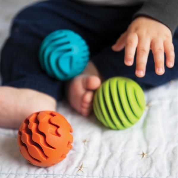Прорізувач-брязкальце Сенсорні кулі Fat Brain Toys Sensory Rollers 3 шт. (F161ML) kidis_13633 фото